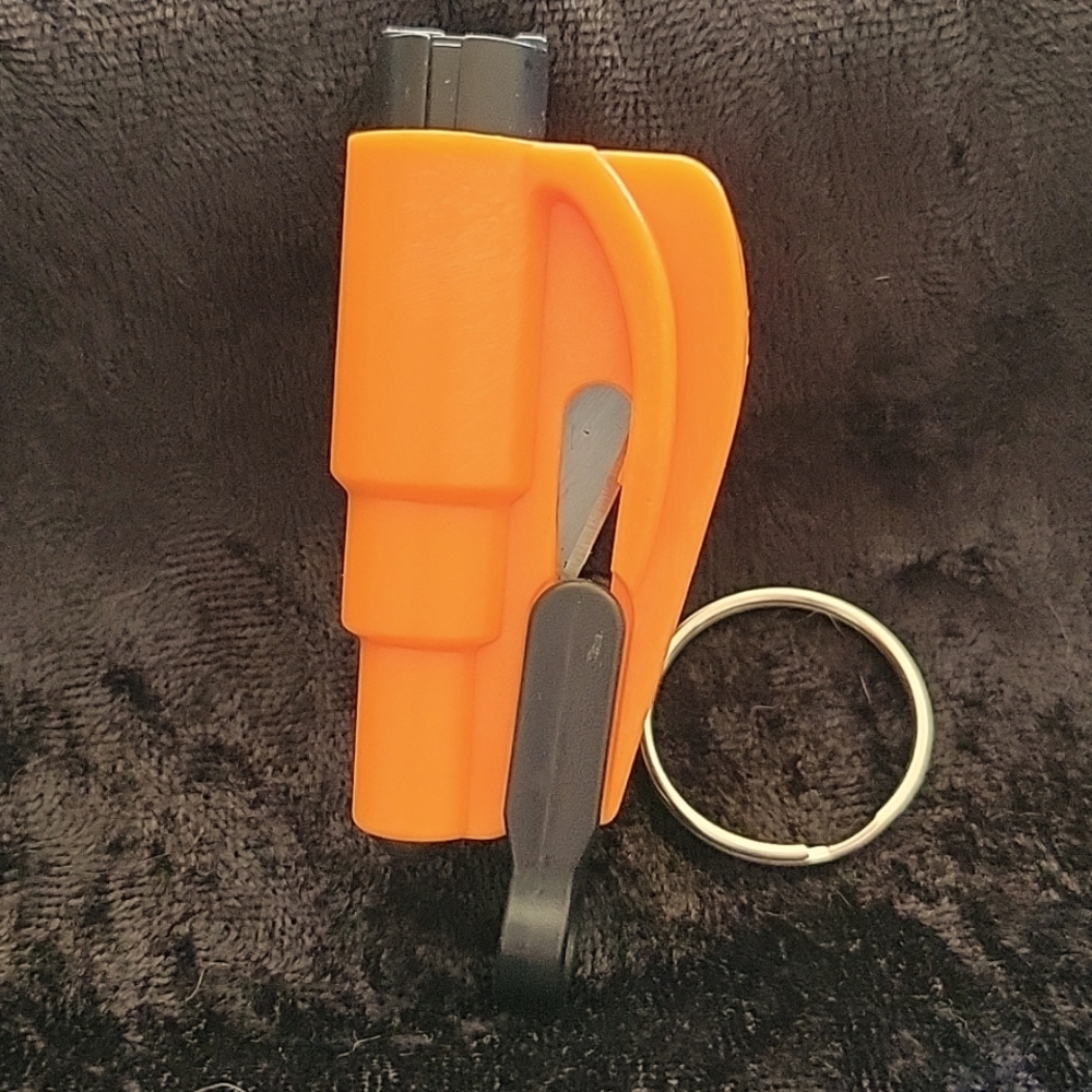 🆕️ Car spring emergency escape hammer, window breaker, and seat belt cutter
